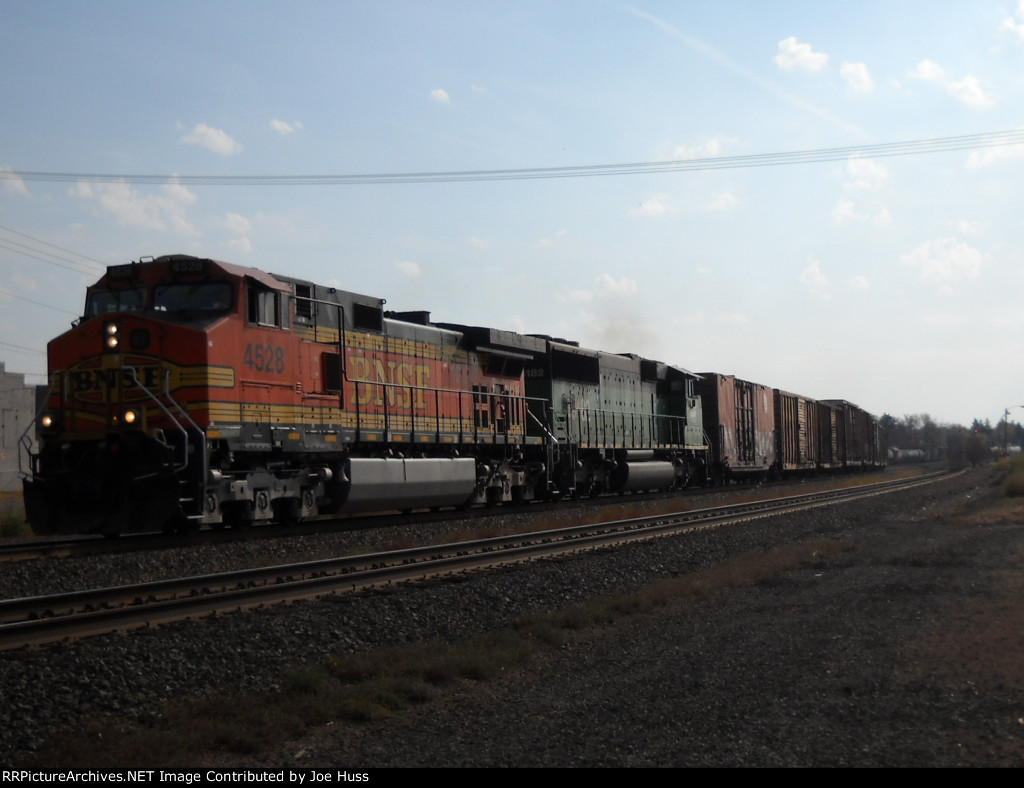 BNSF 4528 West